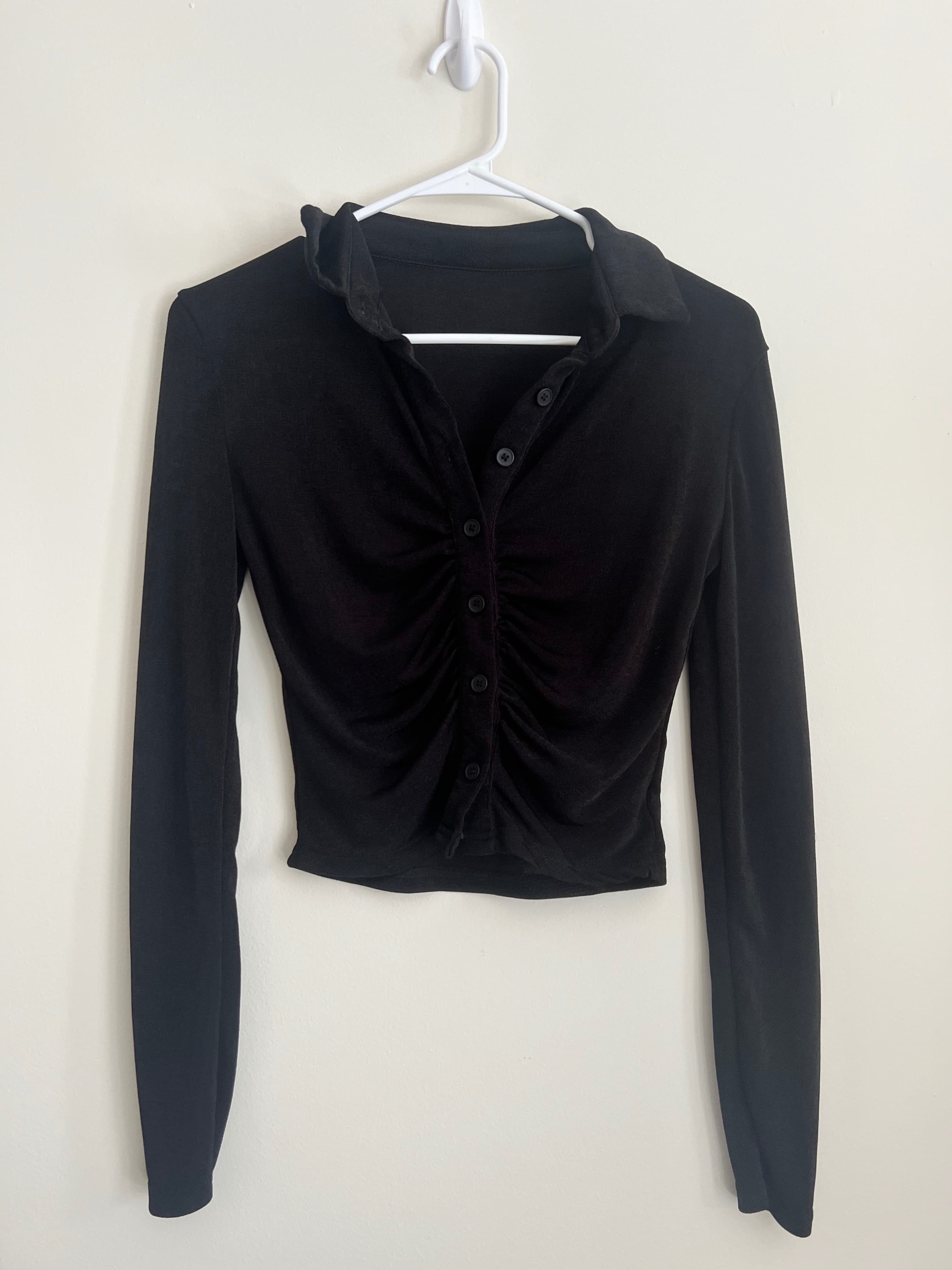 Black Ruched Button-Up Crop Top photo 1